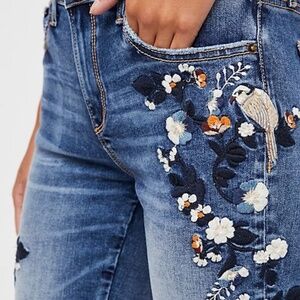 Driftwood Jeans Women's Size 32x29 Classic Fit Jackie Embroidered Flowers